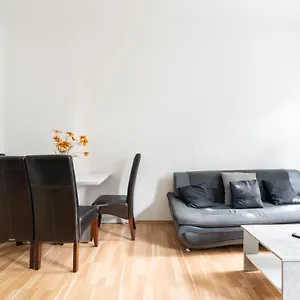 charming-double-room-in-shared-apartment.vienna-besthotels.com/